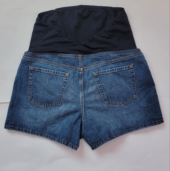 Isabel Maternity by Ingrid & Isabel Over Belly Midi Maternity Jean Shorts. - Picture 2 of 5
